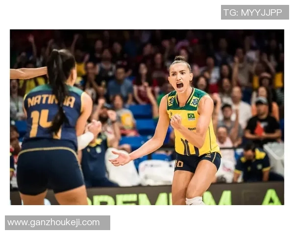 肌肉力量与足球技巧完美结合的顶级球星揭秘